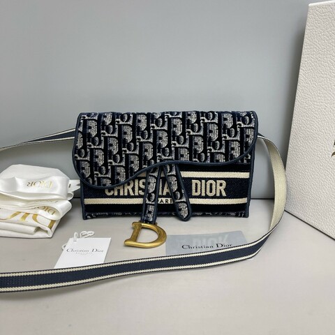 Dior saddle刺繡絲絨馬鞍腰包胸包斜背包