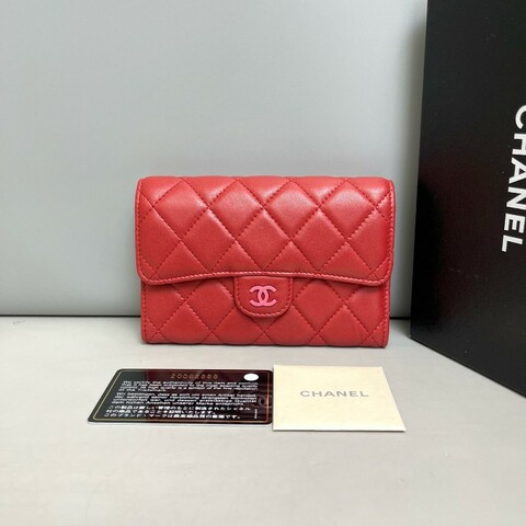 Chanel 紅色全皮菱格短夾