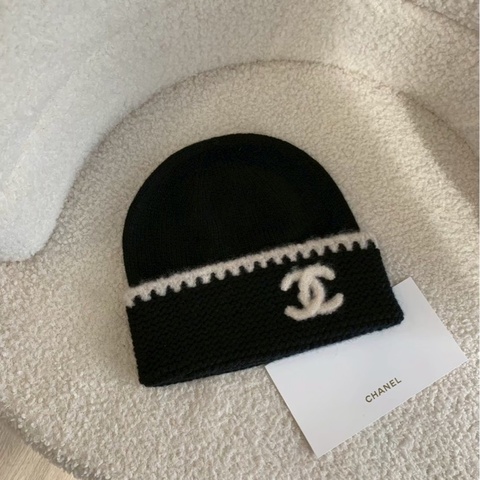 chanel 黑色白字logo毛帽