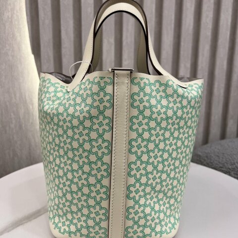 【稀有配色】愛馬仕 Hermès Picotin 18 菜籃子 Nata奶油白拼綠色 Swift皮 銀扣｜全新｜U刻