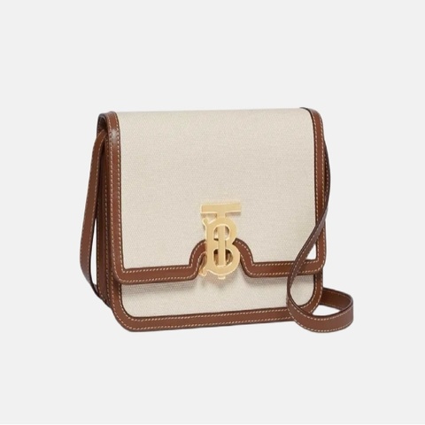 全新有吊牌 Burberry Small TB Bag 小號 米白色 帆布 拼接 棕色 麥芽棕小牛皮革飾邊 經典標誌性TB LOGO金釦翻蓋式穿扣式可拆背帶 小款 肩背包 斜背包 郵差包 風琴包 豆腐包 TB包 80393651