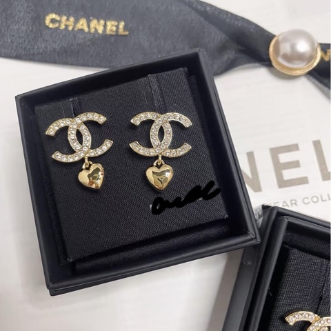 CHANEL 滿鑽光澤 墜飾小愛心🧡耳環