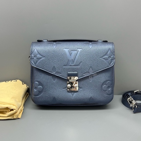 Louis Vuitton LV路易威登壓花郵差包珠光藍色  芯片款 尺寸24*19*7cm