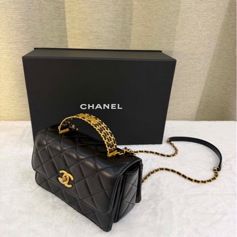 Chanel Coco Handle 簍空Chanel小牛皮口蓋包