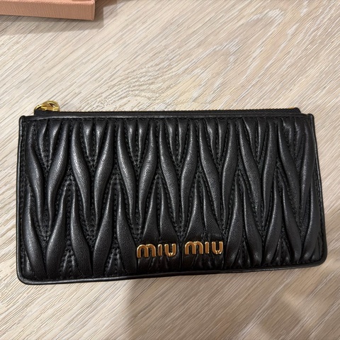 miumiu卡夾