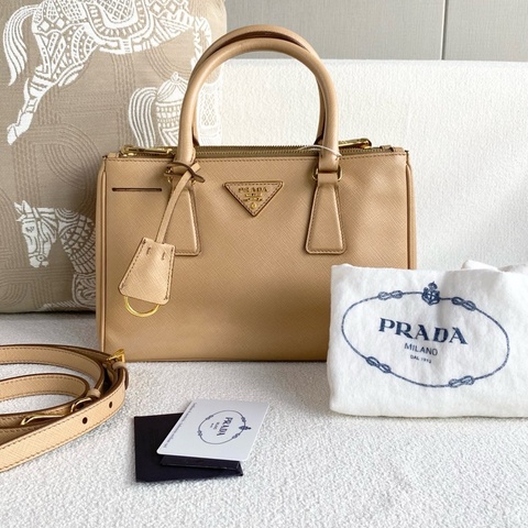 🌷帶保卡！Prada 殺手包 手提包 小號奶茶色