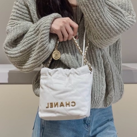 全新全配🤍✨#香奈兒 #白金 #22bagmini #晶片款
