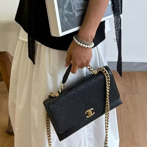 Chanel 黑金Chic Affinity鏈條包 29*18*8 99新配件塵袋