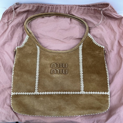 Miu Miu繆繆Ivy托特包，肉桂色小牛皮拼麂皮，經典logo，容量大