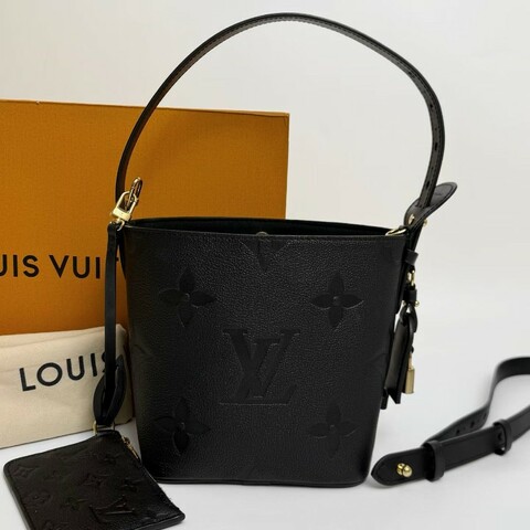 99♥️LV 黑色壓紋牛皮水桶包 自帶子包 芯片款