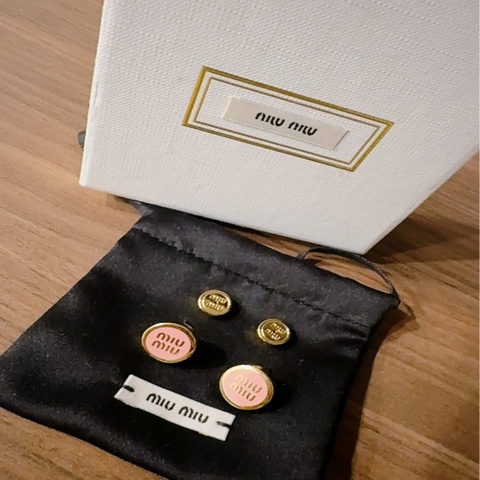 miu miu 搪瓷金屬耳環 粉色