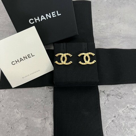 Chanel 雙C耳環