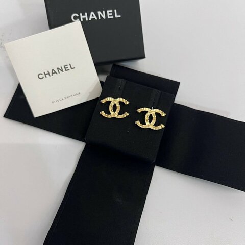 Chanel 雙C耳環