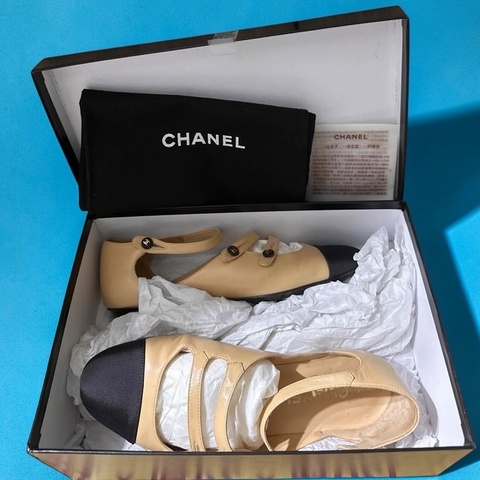 Chanel (香奈兒) 經典拼色 三帶雙色繞腳踝瑪莉珍平底鞋 （Mary Jane Ballet Flats） 36.5C
