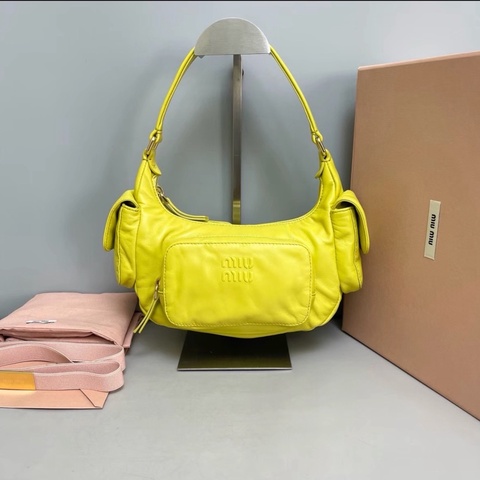 MiuMiu pocket檸檬黃全皮機車hobo