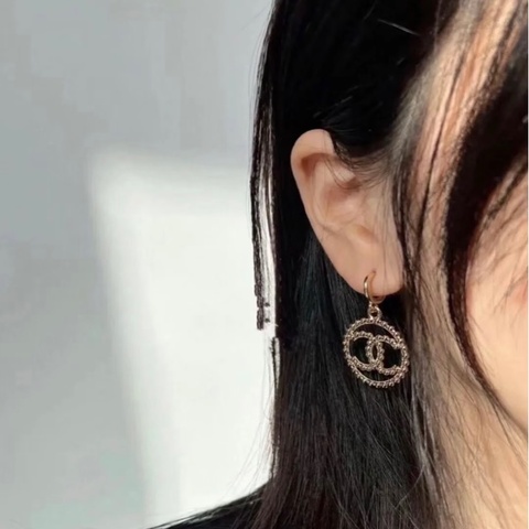Chanel 22C 金珠鏤空雙C圓圈垂墜耳環