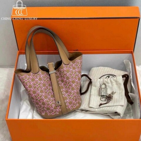 🌈Hermes💗Picotin Lucky Daisy 14💗奶茶色銀扣限量版💗99.5新閑置🌈Swift皮🌟有盒💗Picotin14🌟picotin🌟菜籃子🌟愛馬仕🌟