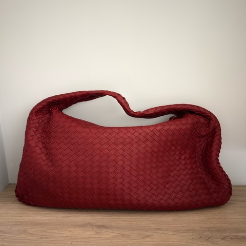Bottega Veneta 紅色和尚包