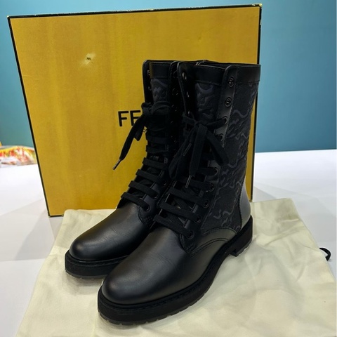 FENDI芬迪 黑色暗花 中筒靴 馬丁靴 尺寸36.5
