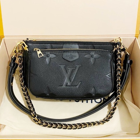 99新全配🖤#LV #黑色全皮壓花 #四合一晶片款 #有購證 #專櫃原價10.1萬