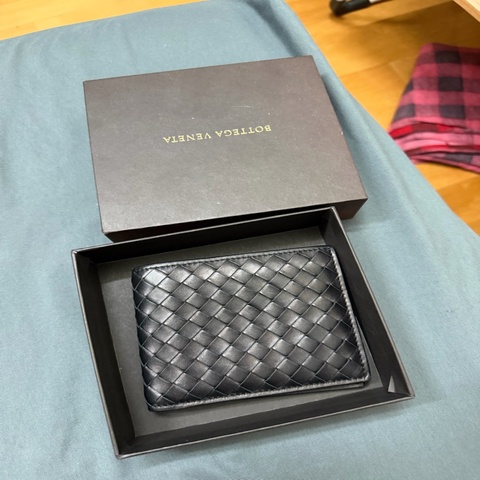 Bv經典編織黑色短夾