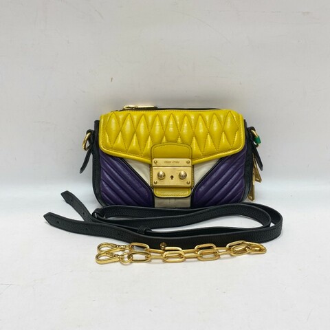 miumiu繆繆拼色金扣鏈條郵差包 22×3×13