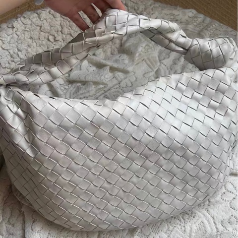 Bottega Veneta 純白 Jodie 48cm 有金卡 BV