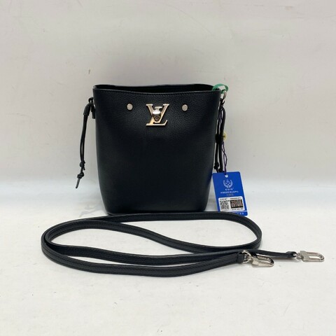 晶片款 LV/路易威登 Nano Lockme Bucket 黑色銀扣小水桶包 13×16×8.5