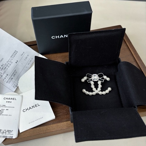 【近新閒置品】香奈兒Chanel 黑白蝴蝶結珍珠方鑽胸針 時尚名媛