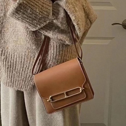 全配🤎✨#愛馬仕 #RoulisBag #金棕銀豬鼻子 #迷你19 #斜挎包