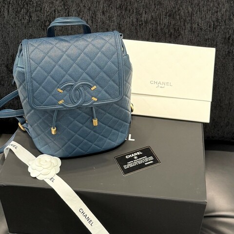 98♥️Chanel 藍色金扣荔枝牛vanity case後背包 28開