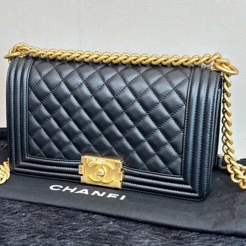 Chanel 香奈兒Leboy 黑色 菱格紋 羊皮 中號 金扣 23年芯片 尺碼25x9x14