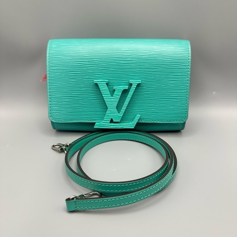 路易威登/Louis Vuitton Pochette Louise水波紋發財包 底長20x14.5x4。
