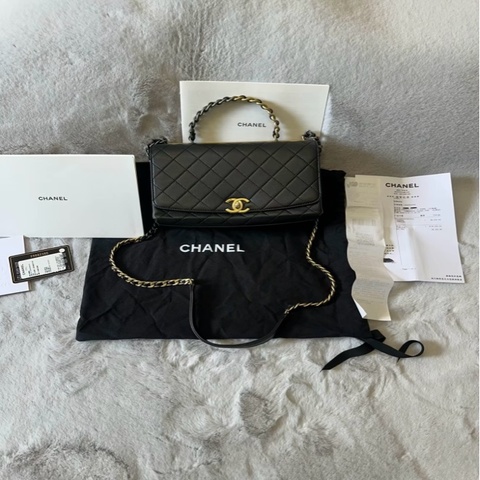 CHANEL香奈兒 22P黑色山羊皮流浪包 金扣
