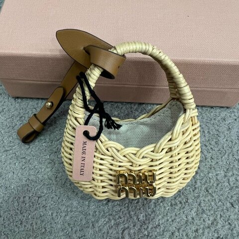 【全新】Miu Miu 包掛飾 竹編 編織 金扣
