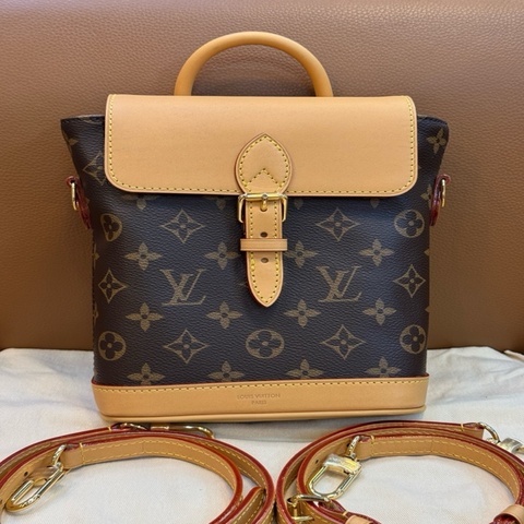 LV 路易威登Soho迷你双肩包  成色99新，芯片款