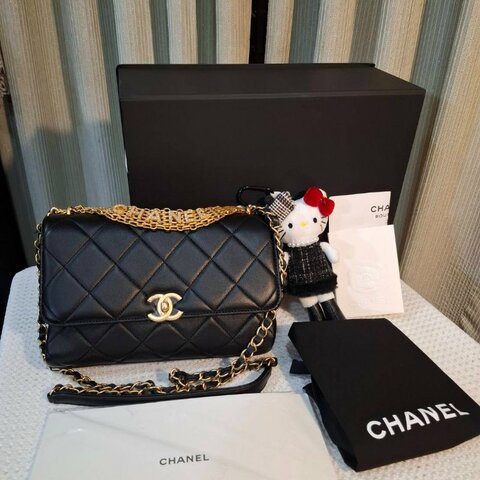 二手 Chanel 芯片款金鍊滿鑽字母金釦黑羊皮Handle Flap Bag 贈kitty吊飾