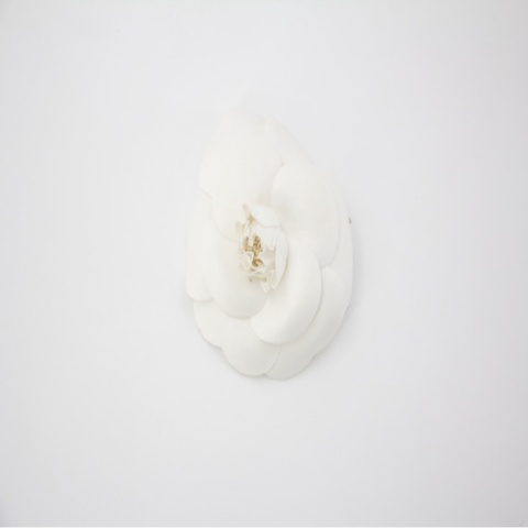 Chanel Vintage 81-85 帆布白色山茶花胸針