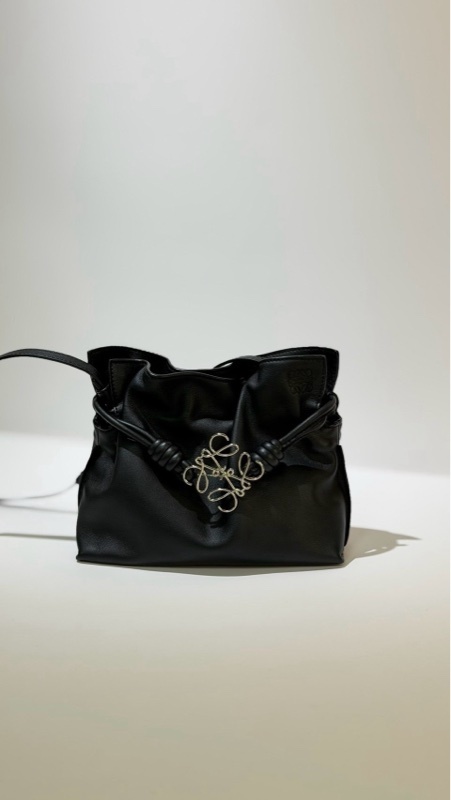 Loewe｜ 黑色銀釦 小福袋