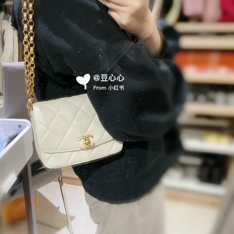 Chanel 白金雕花鏈金幣方胖子油蠟皮 17*13*6 98新配件保卡 塵袋