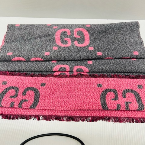 Gucci 圍巾