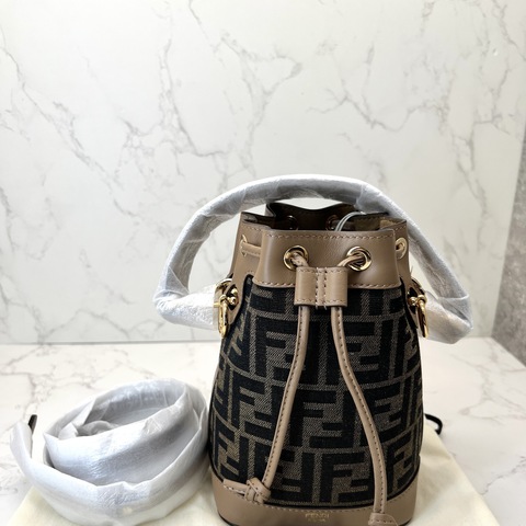 香緹國際精品 FENDI MON Tresor 迷你水桶包 1298