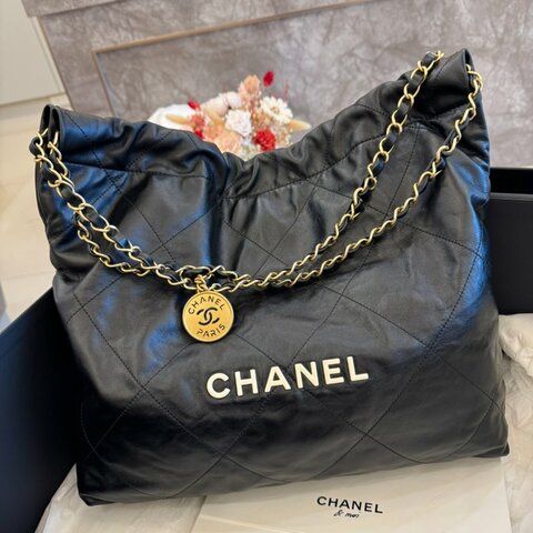 *SHIHNA名牌精品* CHANEL 22Bag 小牛皮中號白字金鏈肩背包