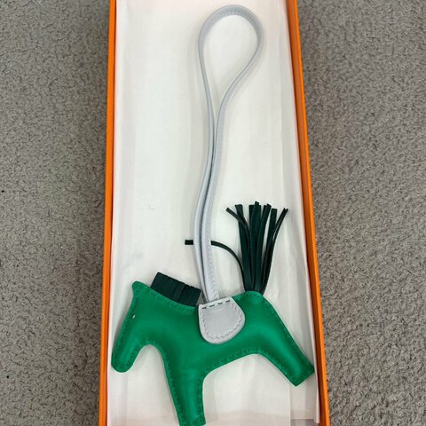 愛馬仕 Hermès 小馬掛件 綠色＋深綠色＋淺藍色｜全新