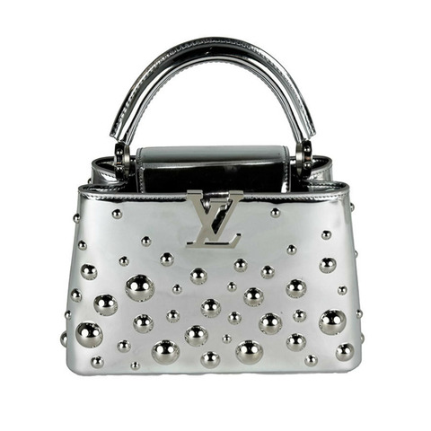 路易威登 LOUIS VUITTON 手提包 單肩包 LV x YK 金屬圓點 Capucines BB 漆皮銀色 女士 M21634 z10866