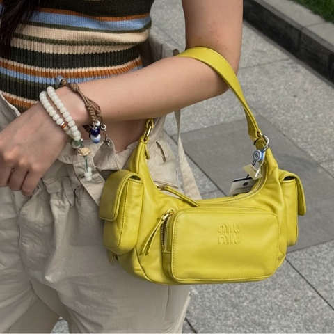 ✨ Miu Miu｜Pocket 檸檬黃全皮機車 Hobo 🍋