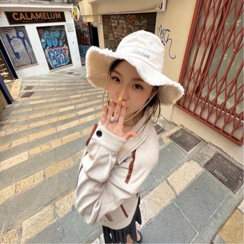 Jacquemus 米白色漁夫帽