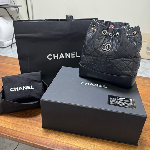 Chanel 香奈兒24開GABRIELLE黑色流浪後背包小號