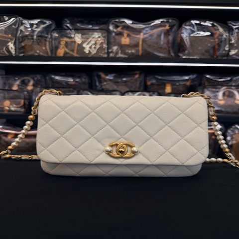 香奈兒 Chanel 白色22C珍珠鏈條包