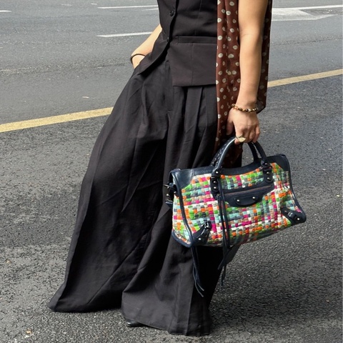 【彩虹系列🏳️‍🌈Love is love👩🏿‍❤️‍💋‍👩🏼】Balenciaga 巴黎世家 馬賽克補丁編織 Le City 機車包 大號